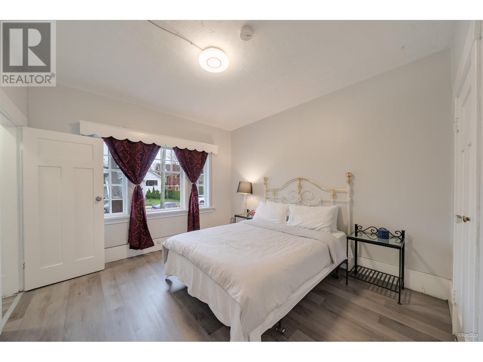 Photo 21 of 3425 W 8th Avenue, Vancouver BC