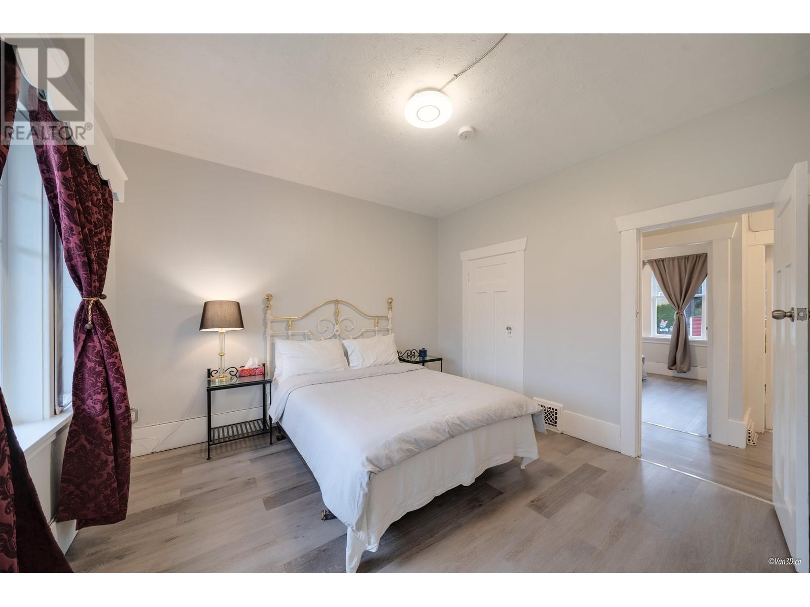 Photo 22 of 3425 W 8th Avenue, Vancouver BC