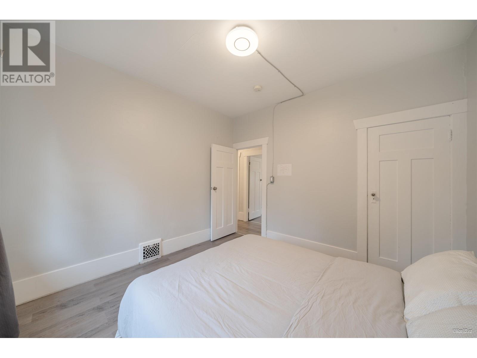 Photo 23 of 3425 W 8th Avenue, Vancouver BC