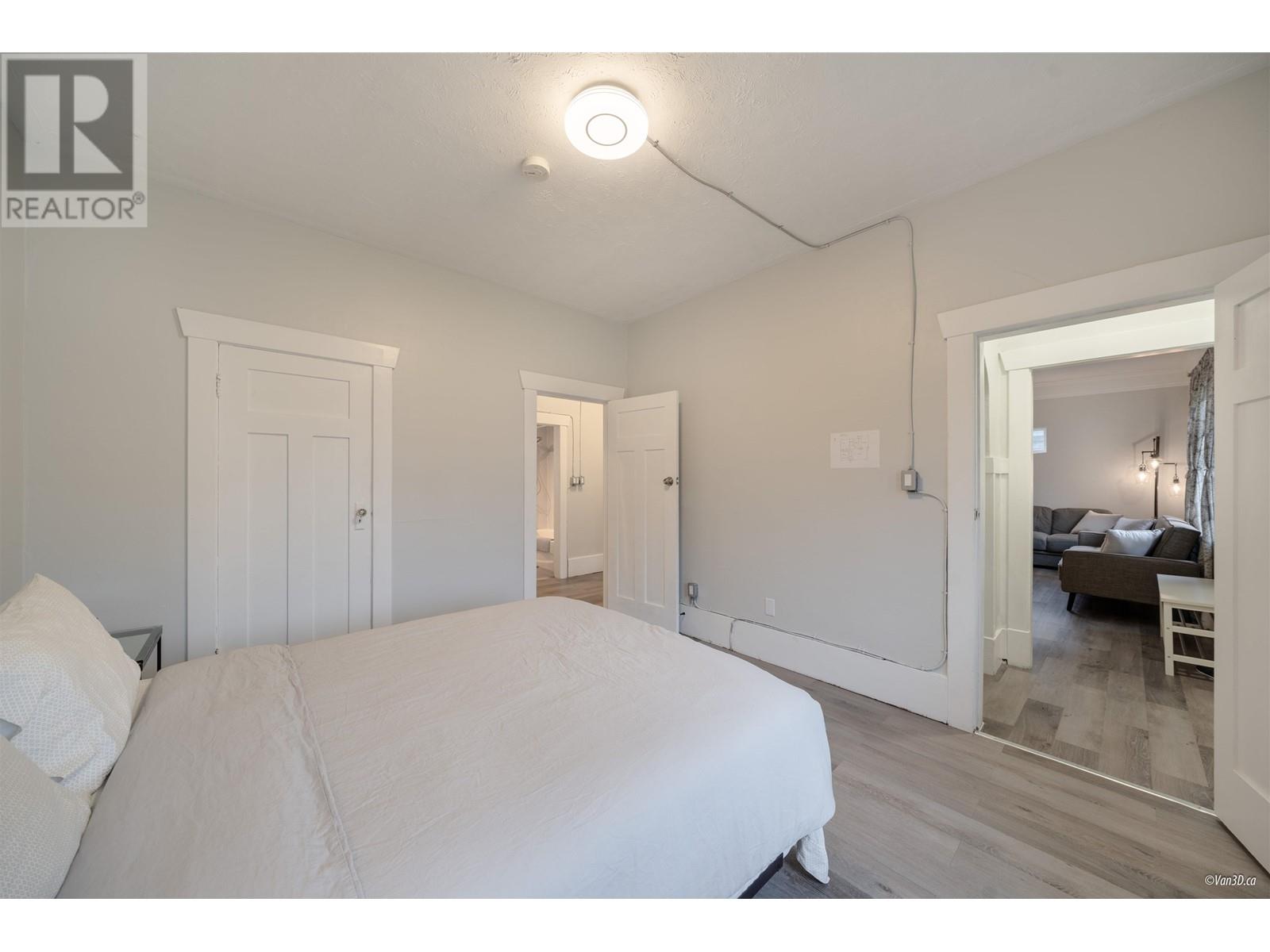 Photo 25 of 3425 W 8th Avenue, Vancouver BC