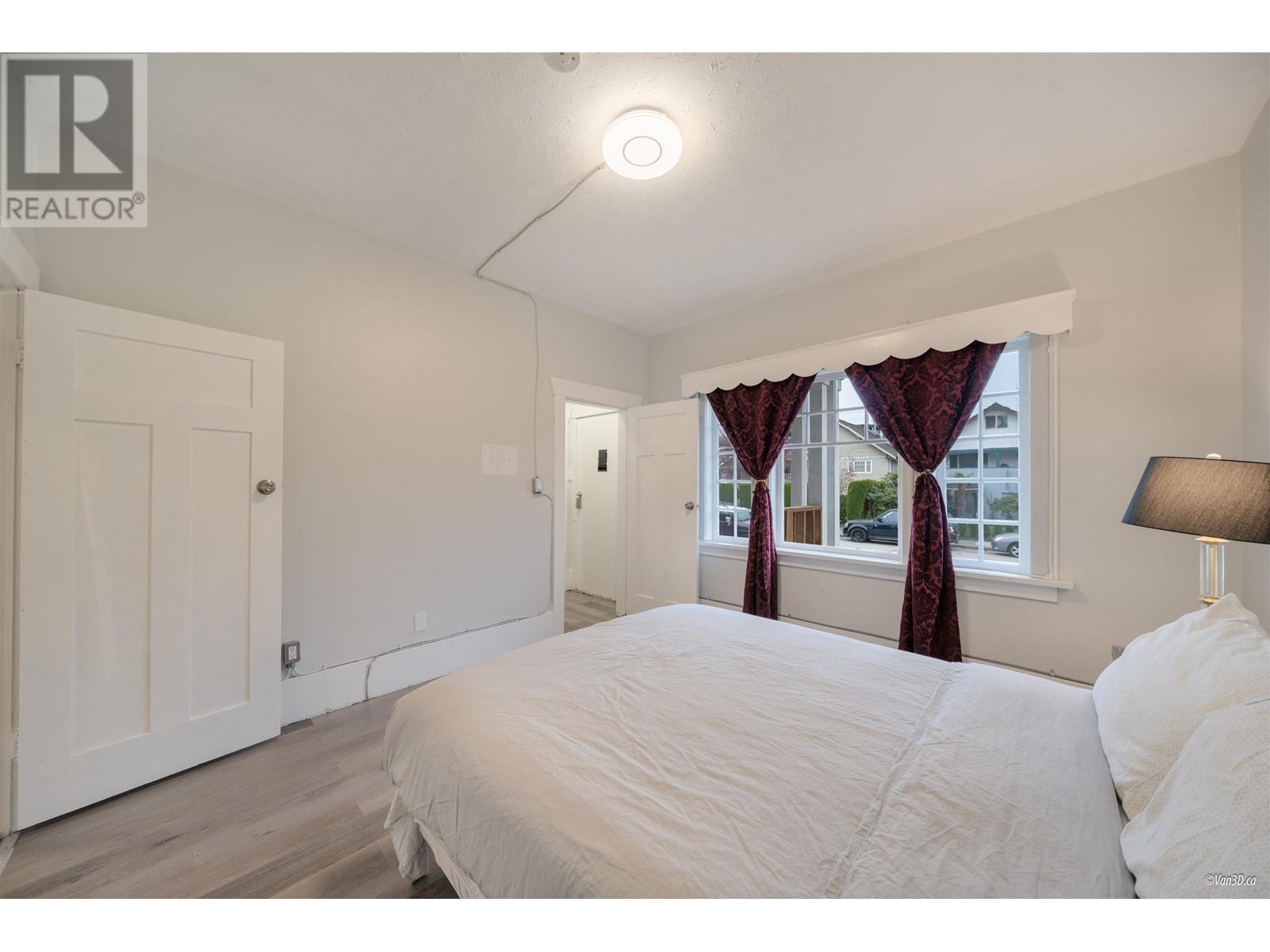 Photo 26 of 3425 W 8th Avenue, Vancouver BC