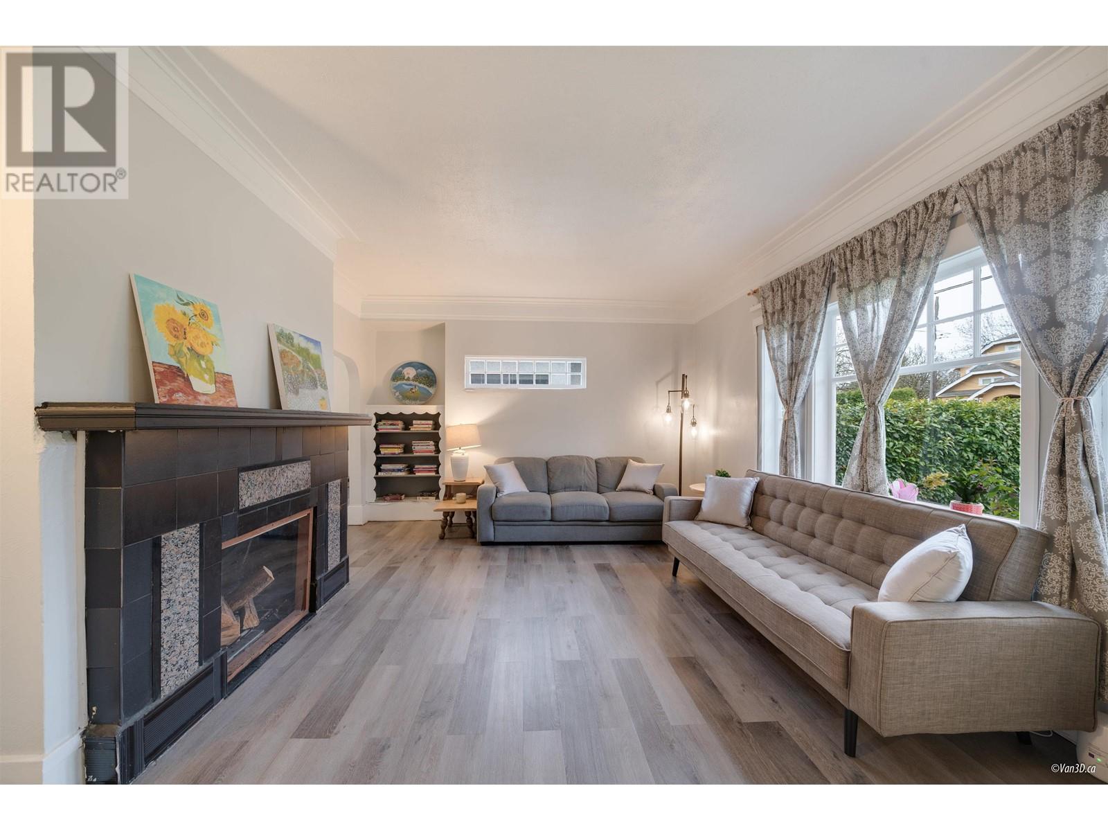 Photo 4 of 3425 W 8th Avenue, Vancouver BC