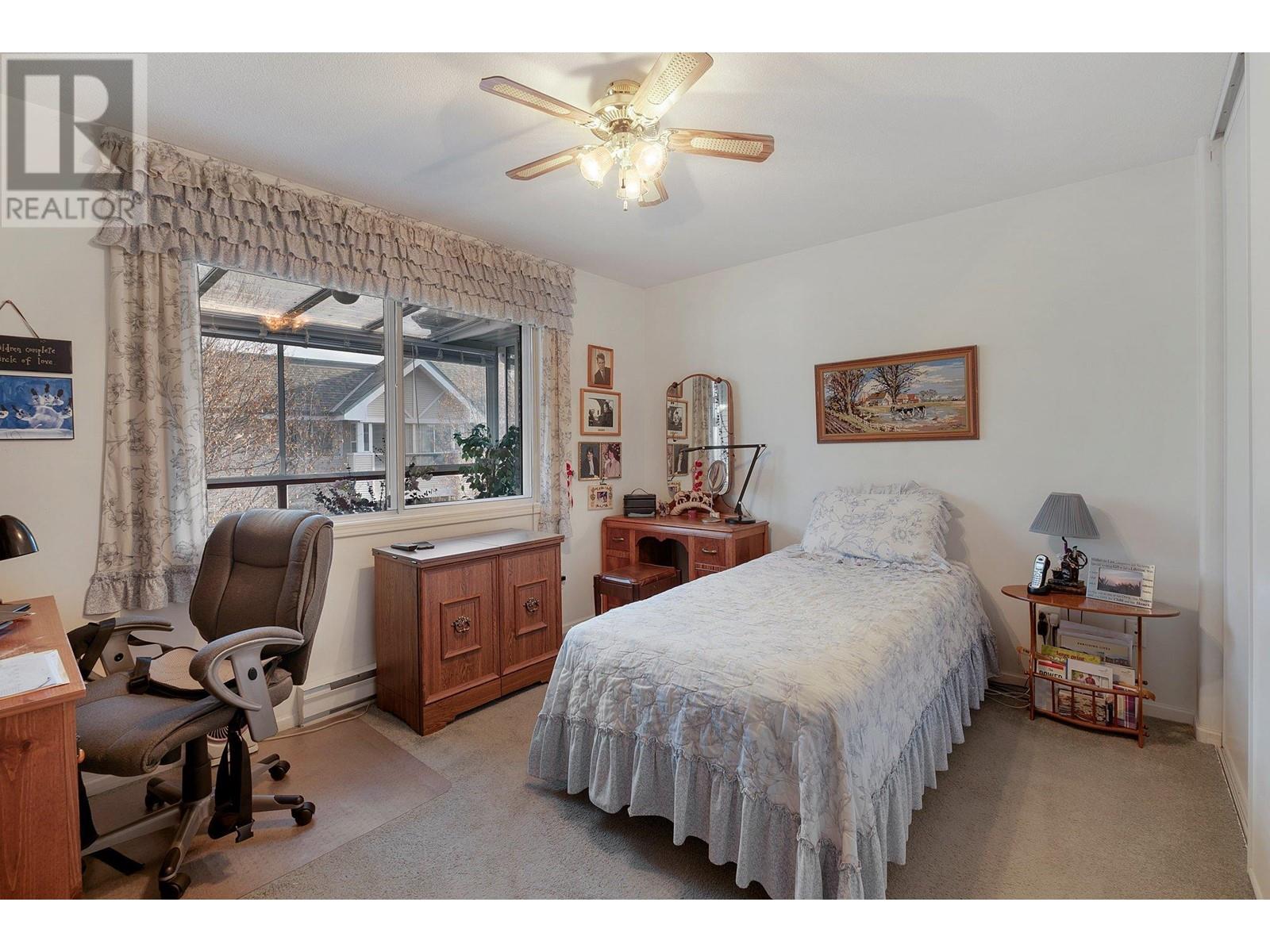 302 940 Glenwood Avenue, Kelowna