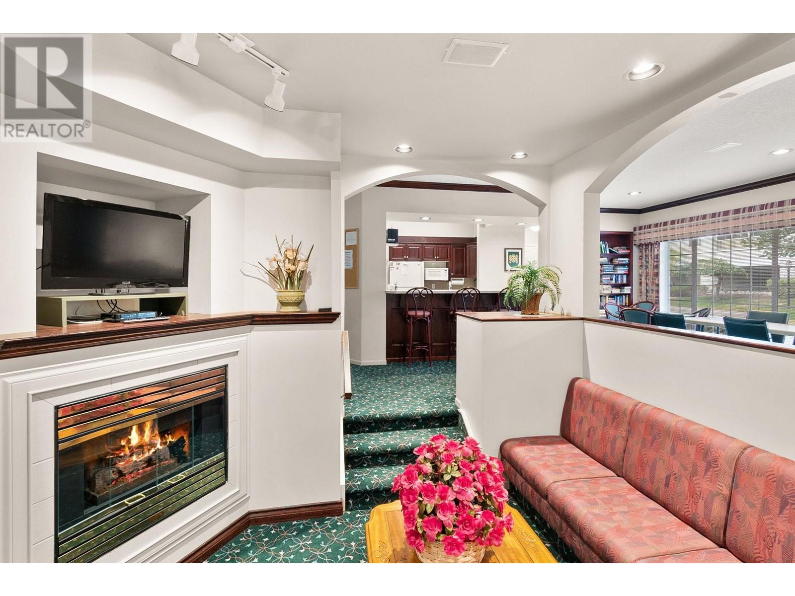 302 940 Glenwood Avenue, Kelowna