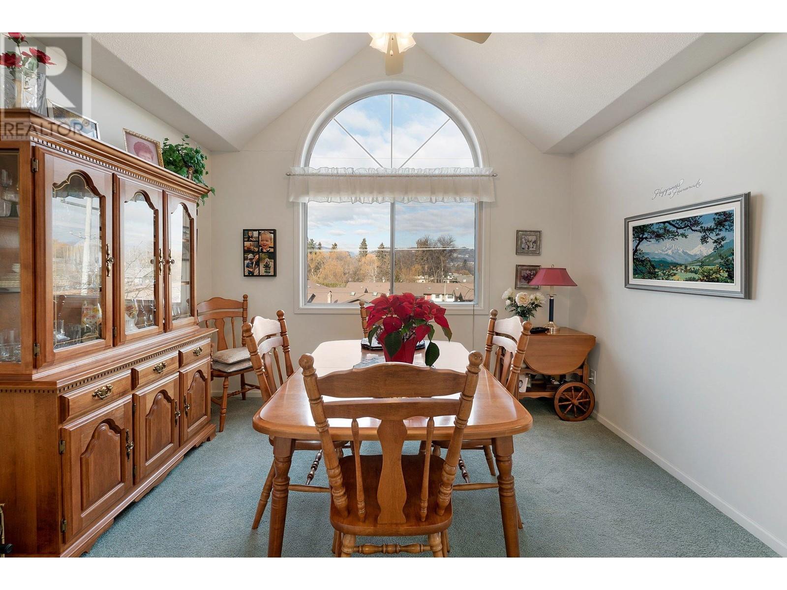 302 940 Glenwood Avenue, Kelowna