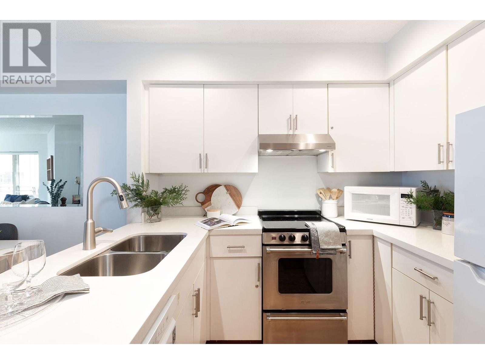 212 2050 LAKE PLACID ROAD, Whistler real estate listing R2964706