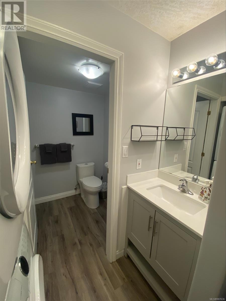 203 1340 Henry Rd, Courtenay real estate listing 987636