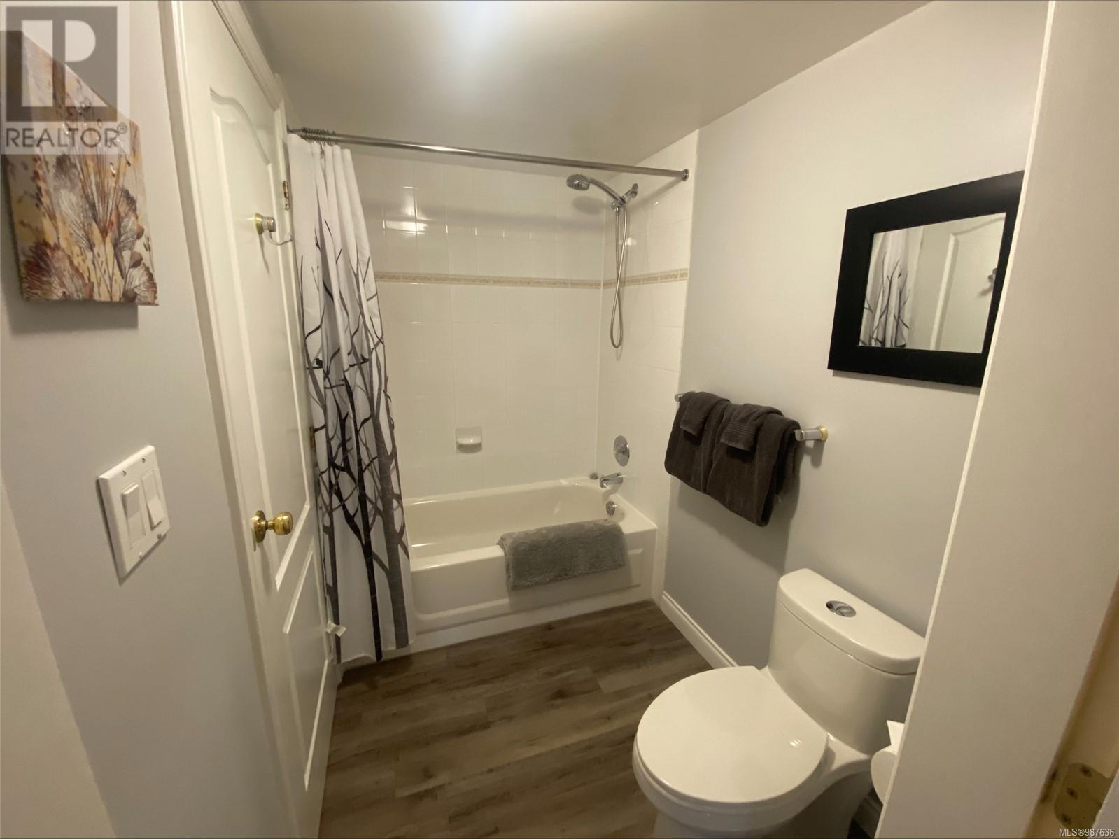 203 1340 Henry Rd, Courtenay real estate listing 987636
