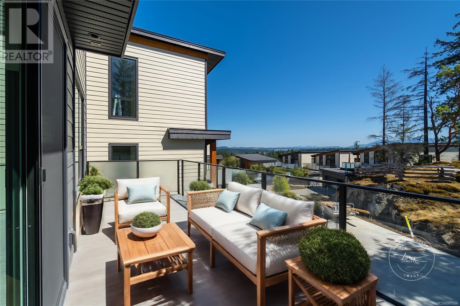 109 1217 Manzanita Pl, Nanaimo