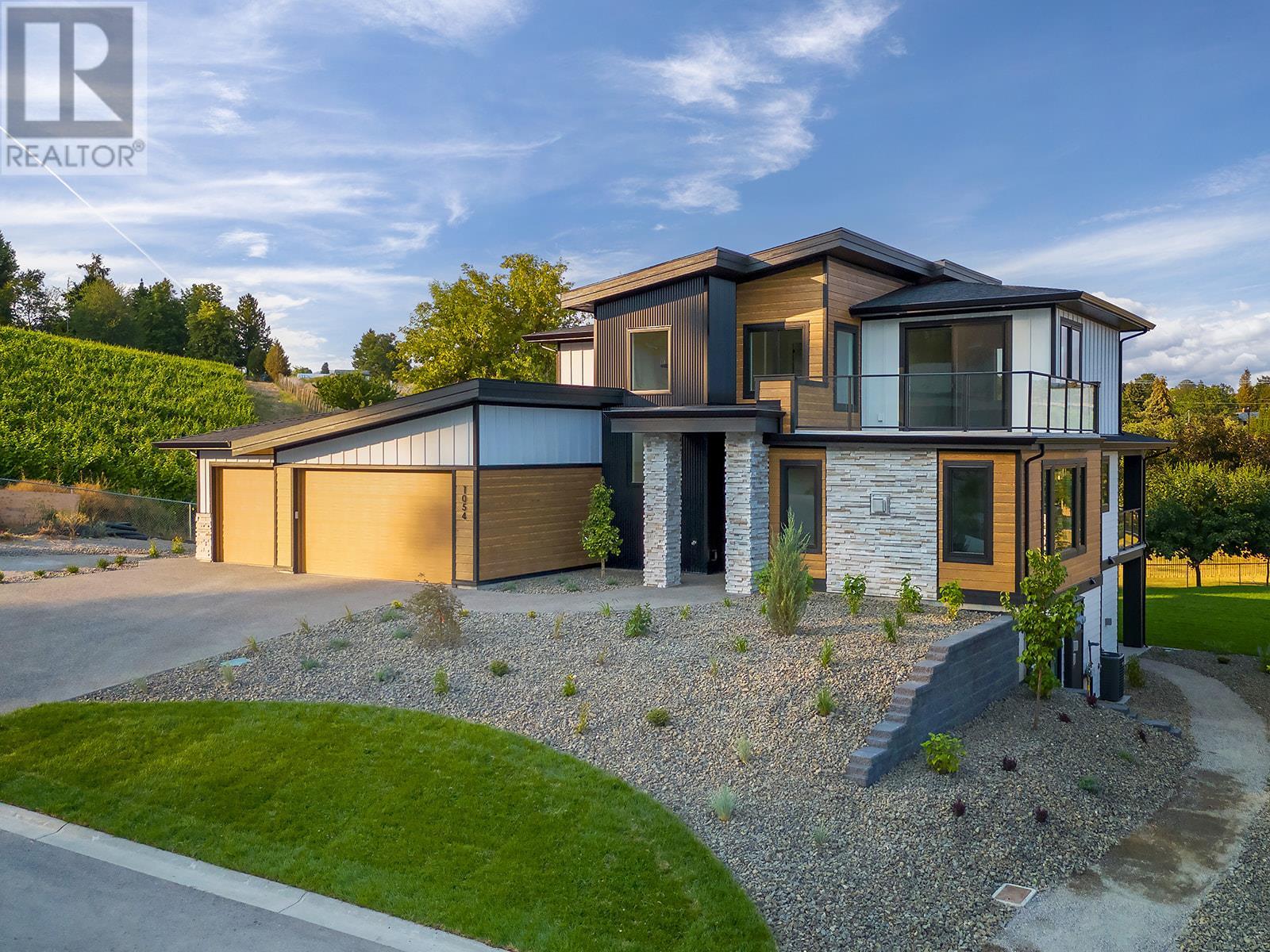1054 Oak Barrel Place, West Kelowna