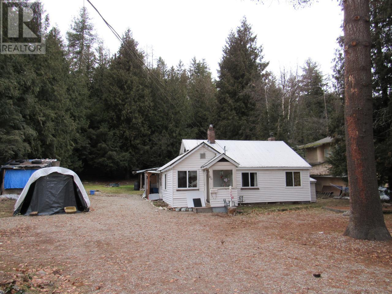 2252 COLUMBIA Avenue, Castlegar