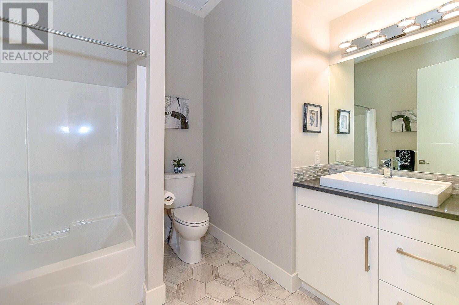 1 6267 Sundstrom Court, Peachland