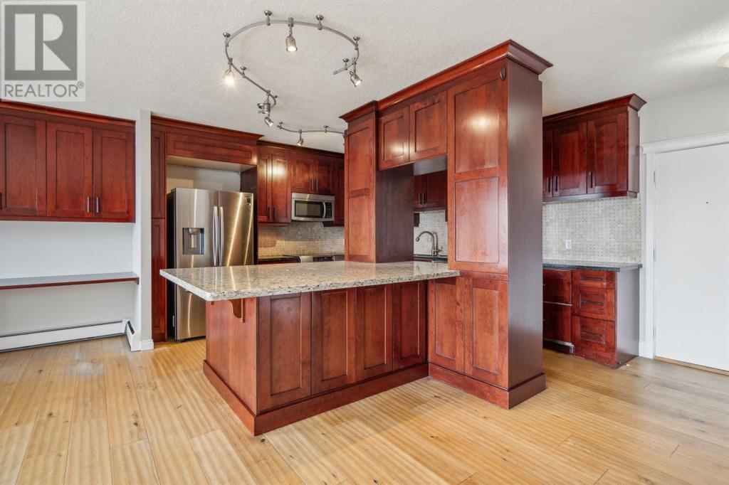 Single Family House High rise for Sale in    Avenue SW Beltline Calgary 