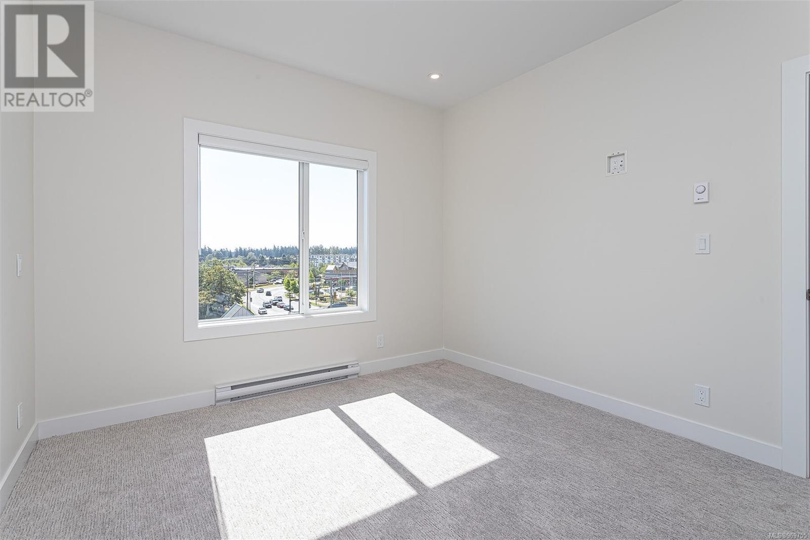 502 918 Jenkins Ave, Langford real estate listing 969755