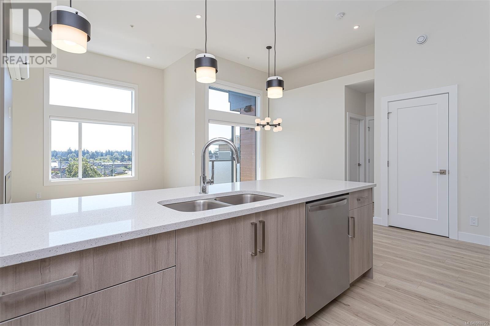 502 918 Jenkins Ave, Langford real estate listing 969755