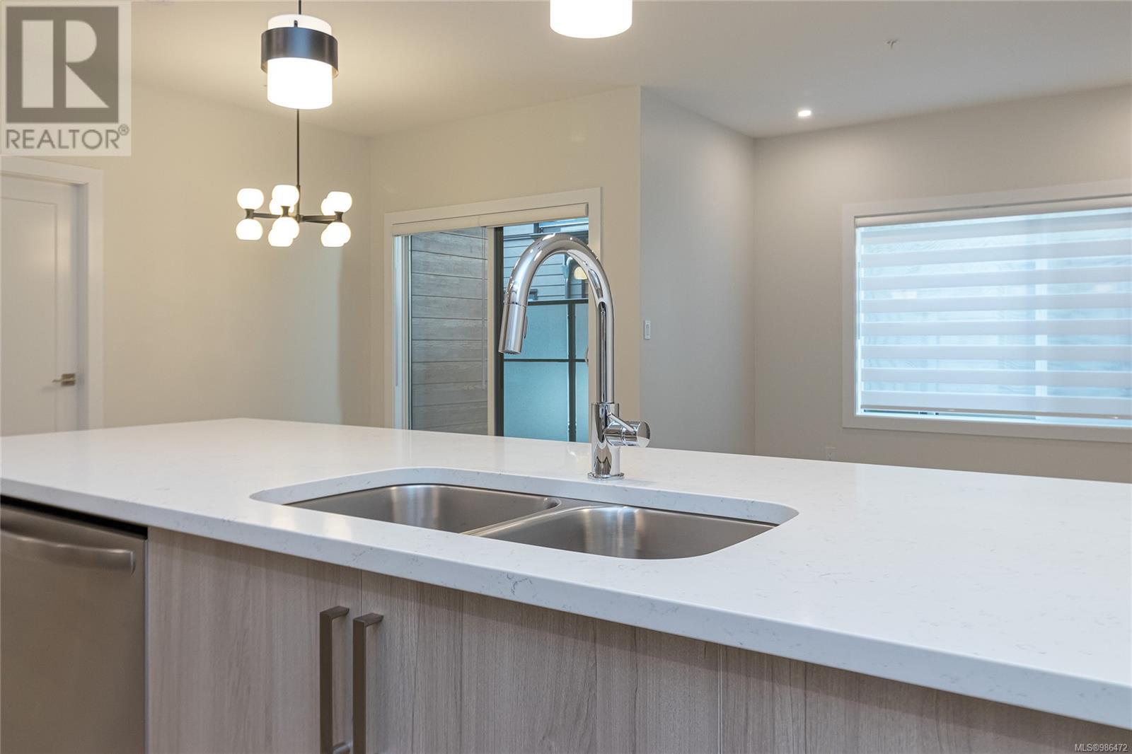 405 918 Jenkins Ave, Langford real estate listing 986472
