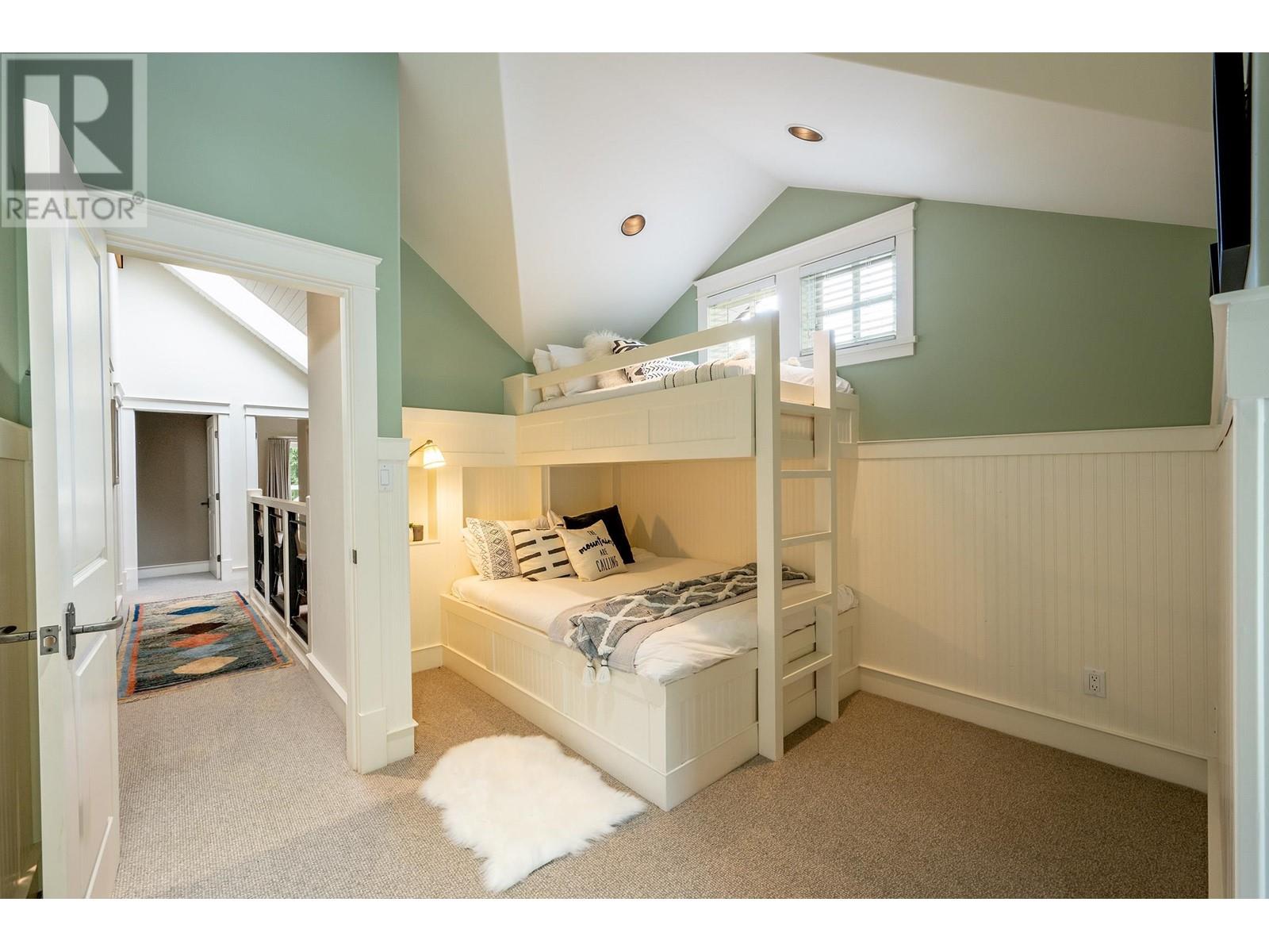 7313 FITZSIMMONS ROAD SOUTH, Whistler real estate listing R2964871