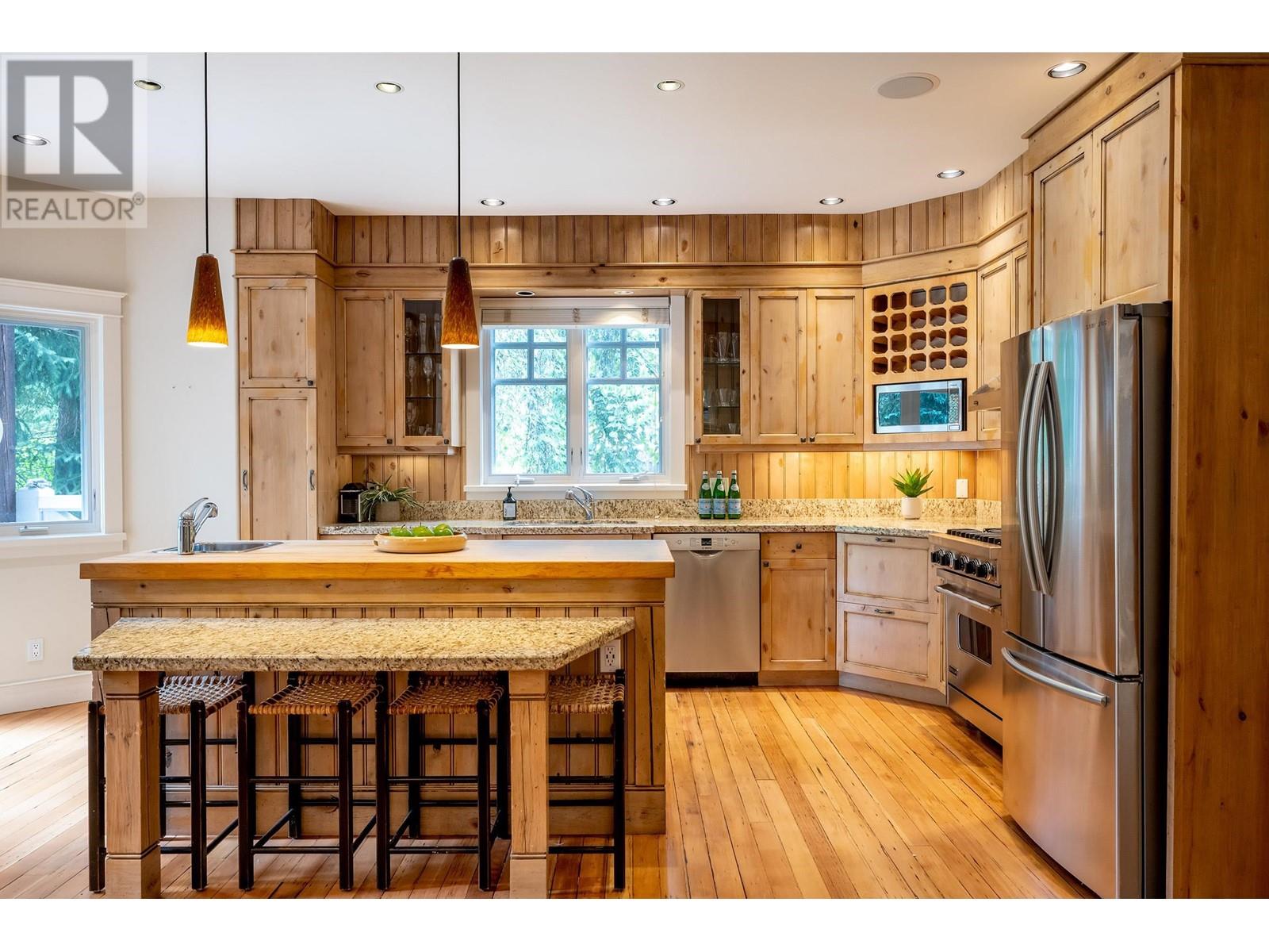 7313 FITZSIMMONS ROAD SOUTH, Whistler real estate listing R2964871