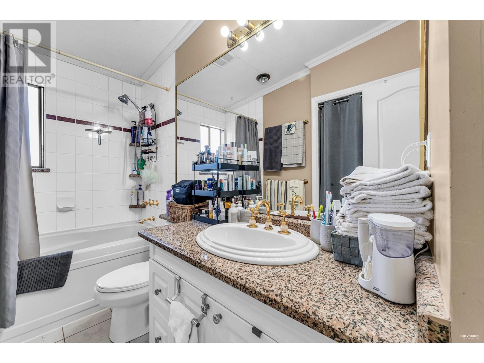Photo 9 of 7015 7017 Elwell Street, Burnaby BC