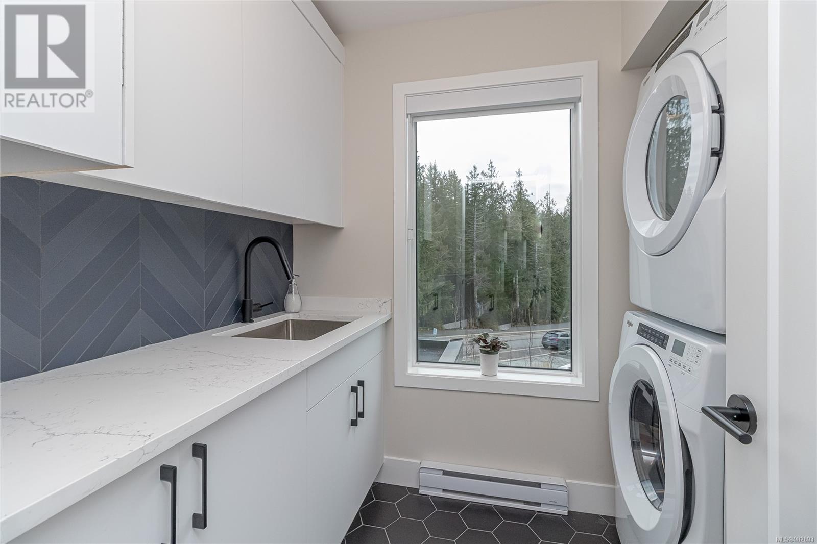 2 3921 Olympian Way, Colwood
