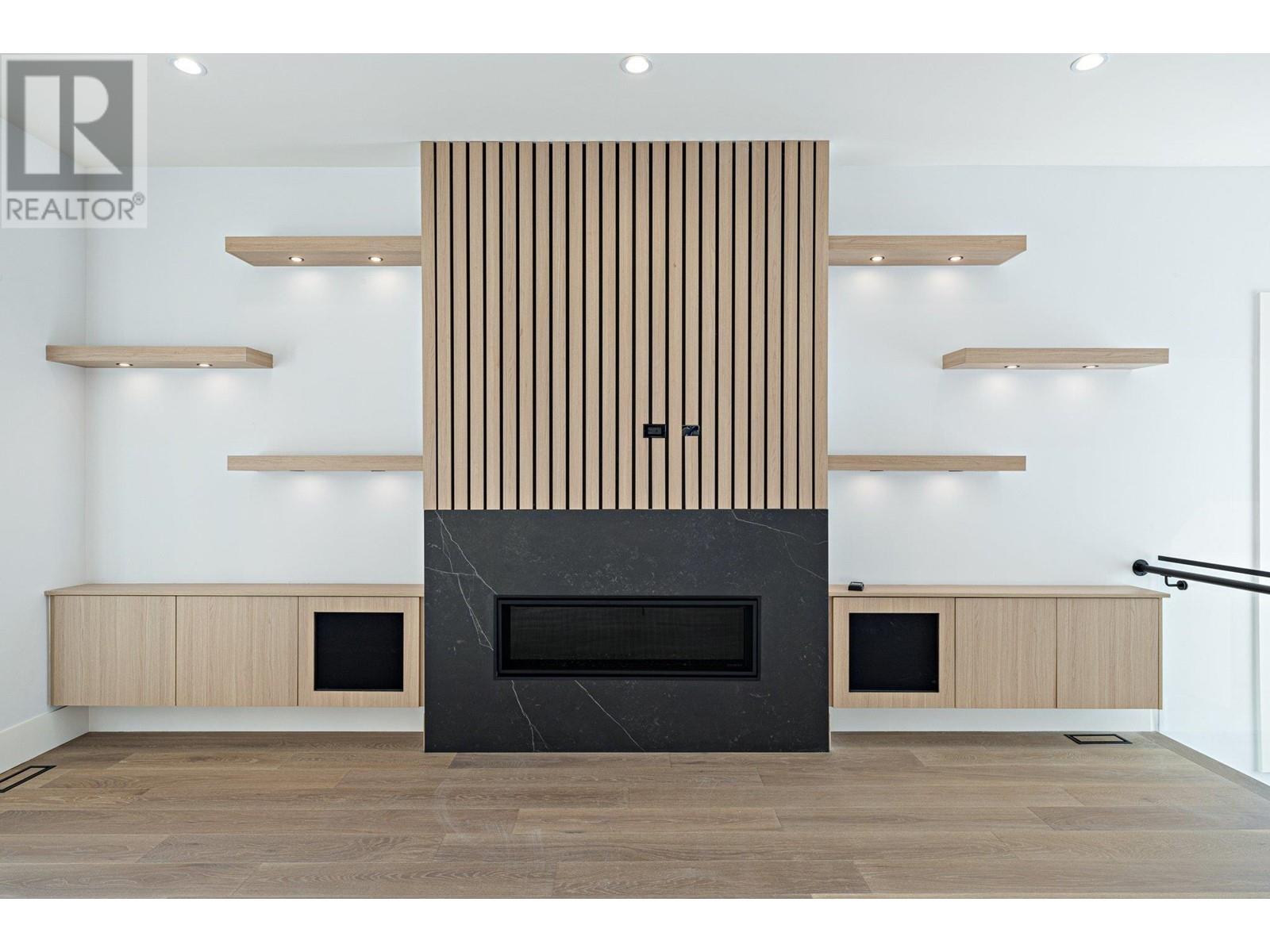 2216 WINDSAIL PLACE, Squamish