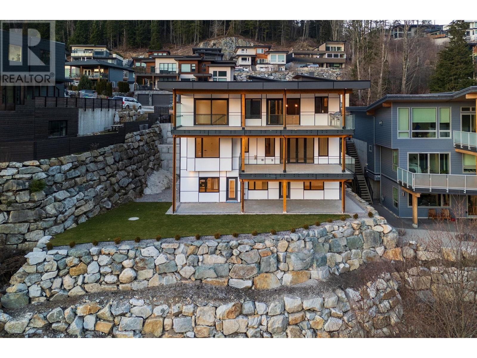 2216 WINDSAIL PLACE, Squamish real estate listing R2964106