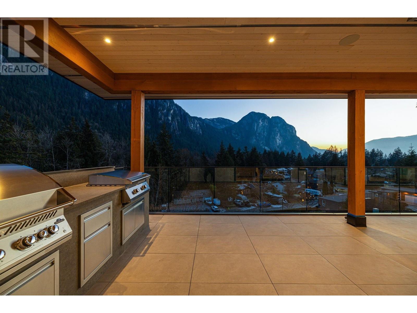 2216 WINDSAIL PLACE, Squamish real estate listing R2964106