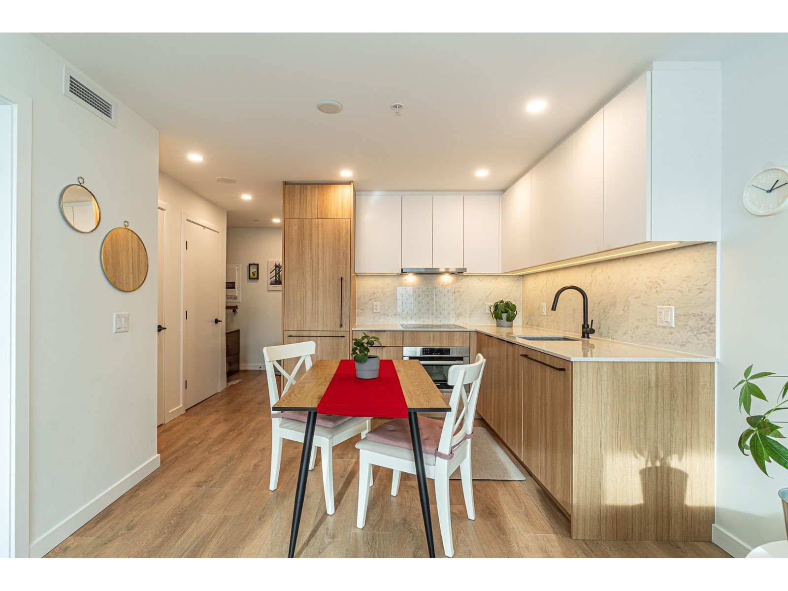 2007 13685 102 AVENUE, Surrey