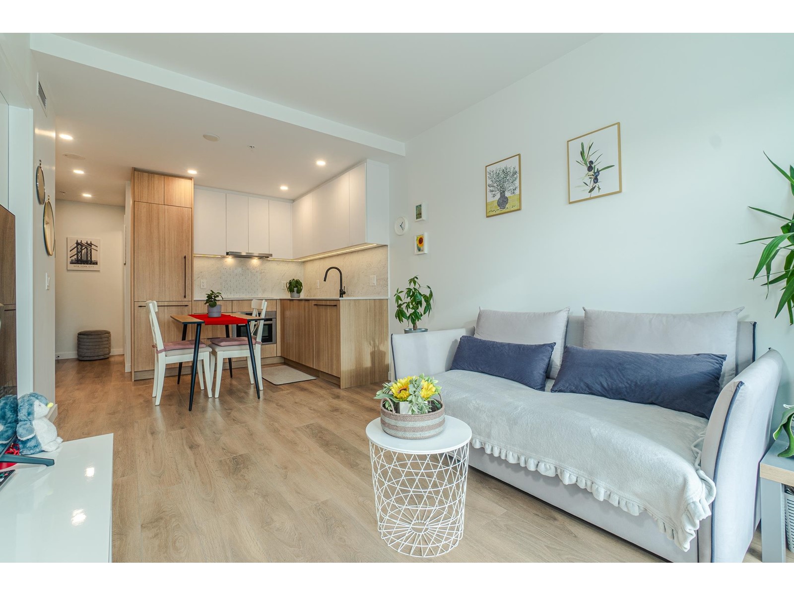 2007 13685 102 AVENUE, Surrey