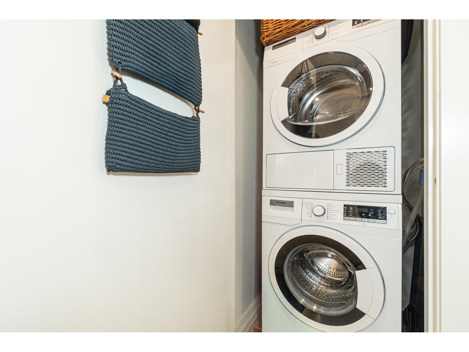 2007 13685 102 AVENUE, Surrey