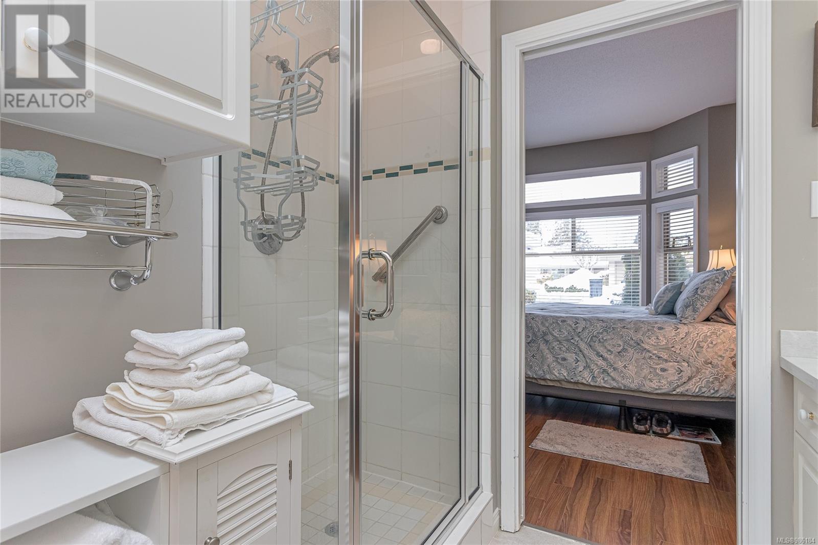 810 Lakes Blvd, Parksville