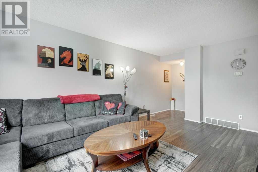 Single Family House for Sale in N  Lynnview Road SE Ogden Calgary 