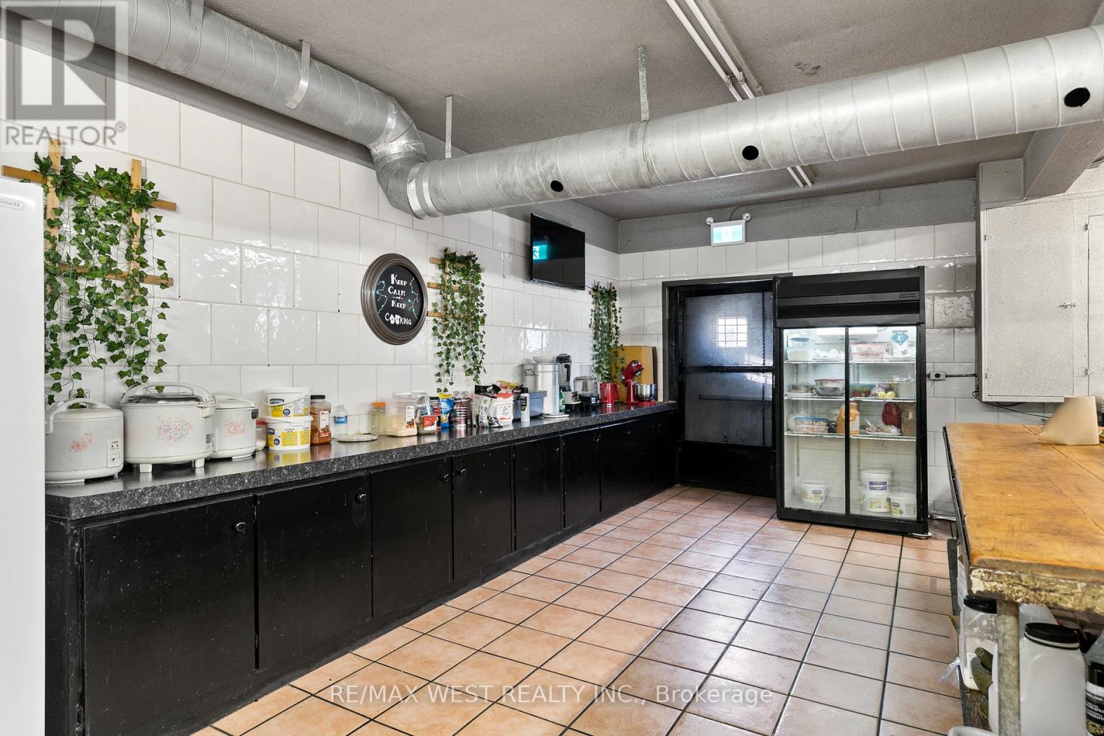Photo 4 of 839 Erie Street E, Windsor ON