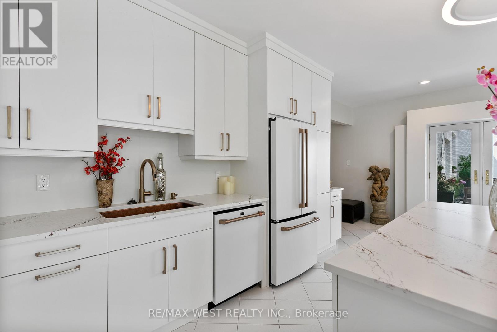 Photo 13 of 839 Erie Street E, Windsor ON