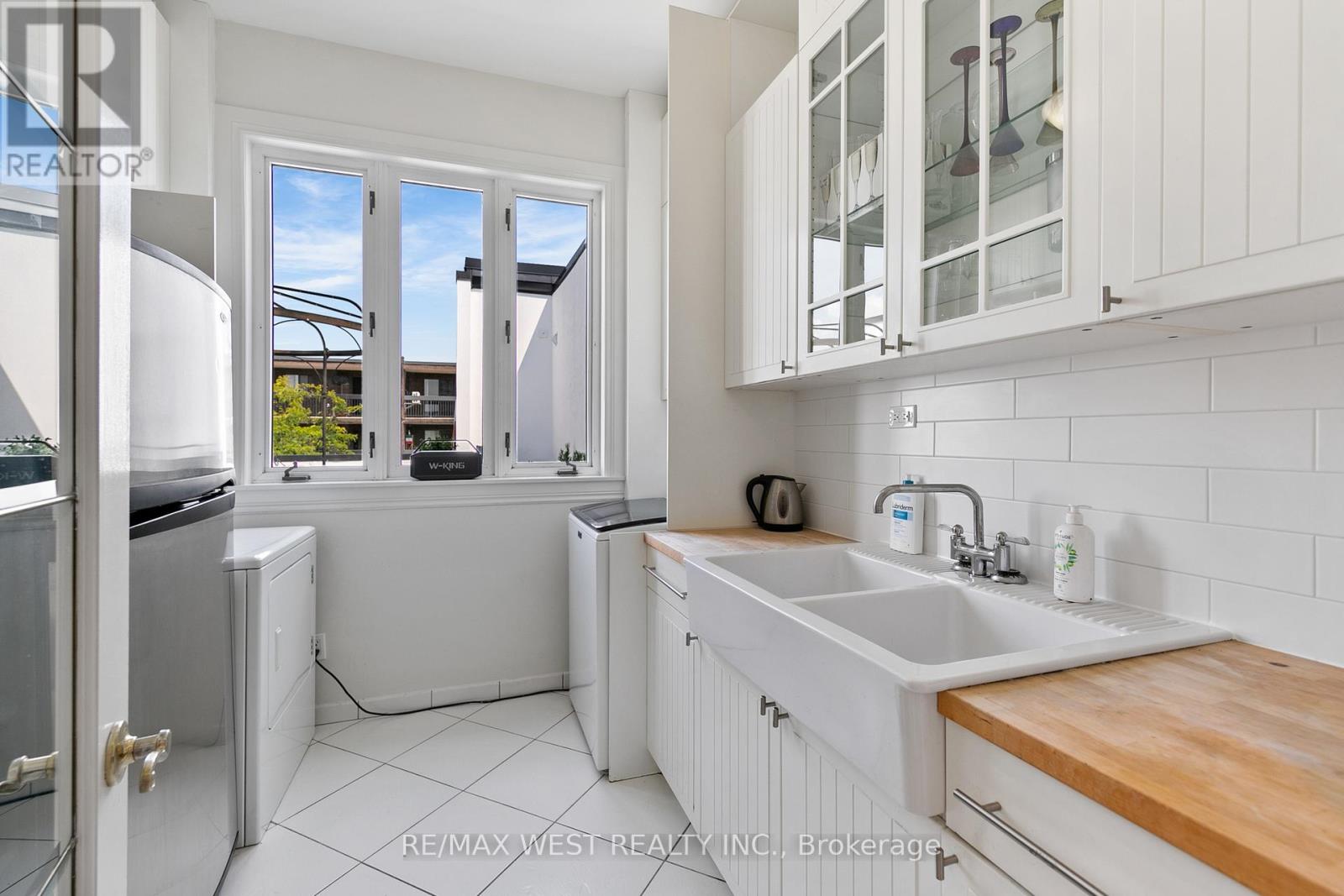 Photo 22 of 839 Erie Street E, Windsor ON