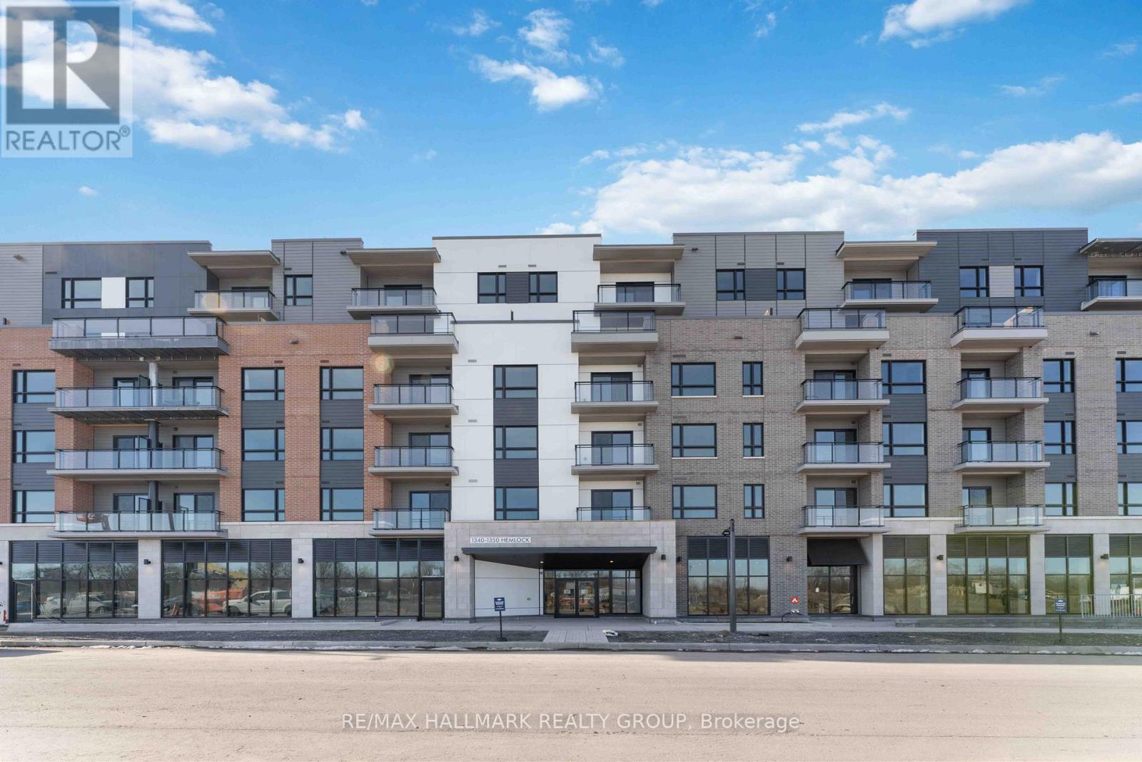 https://ddfcdn.realtor.ca/listing/TS638747959299700000/reb76/highres/1/x11965771_1.jpg