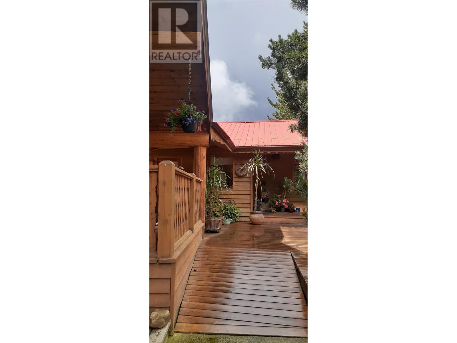 5177 CLEARWATER VALLEY Road, Clearwater