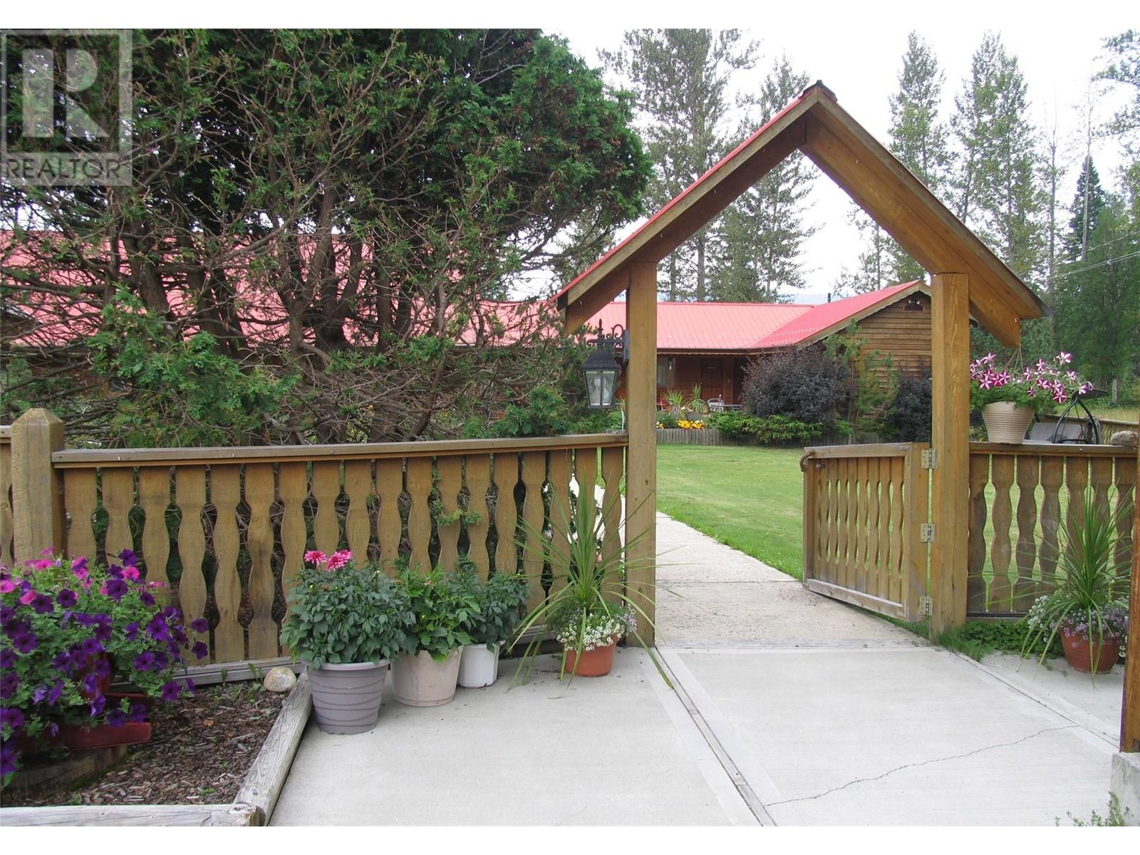 5177 CLEARWATER VALLEY Road, Clearwater