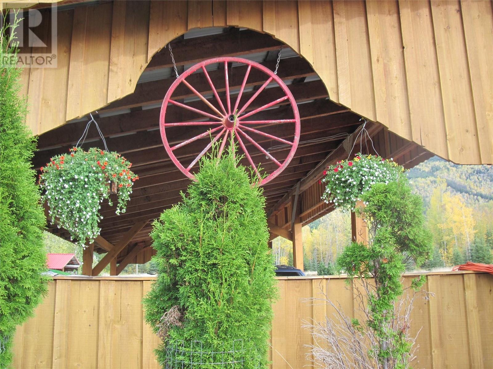 5177 CLEARWATER VALLEY Road, Clearwater