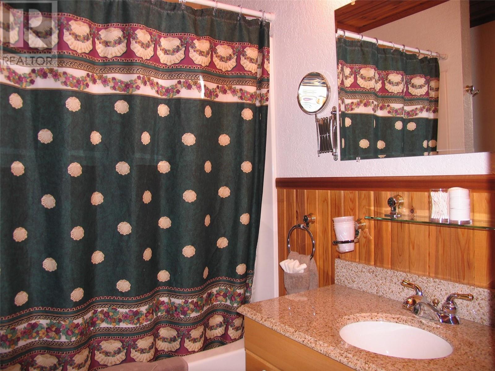 5177 CLEARWATER VALLEY Road, Clearwater