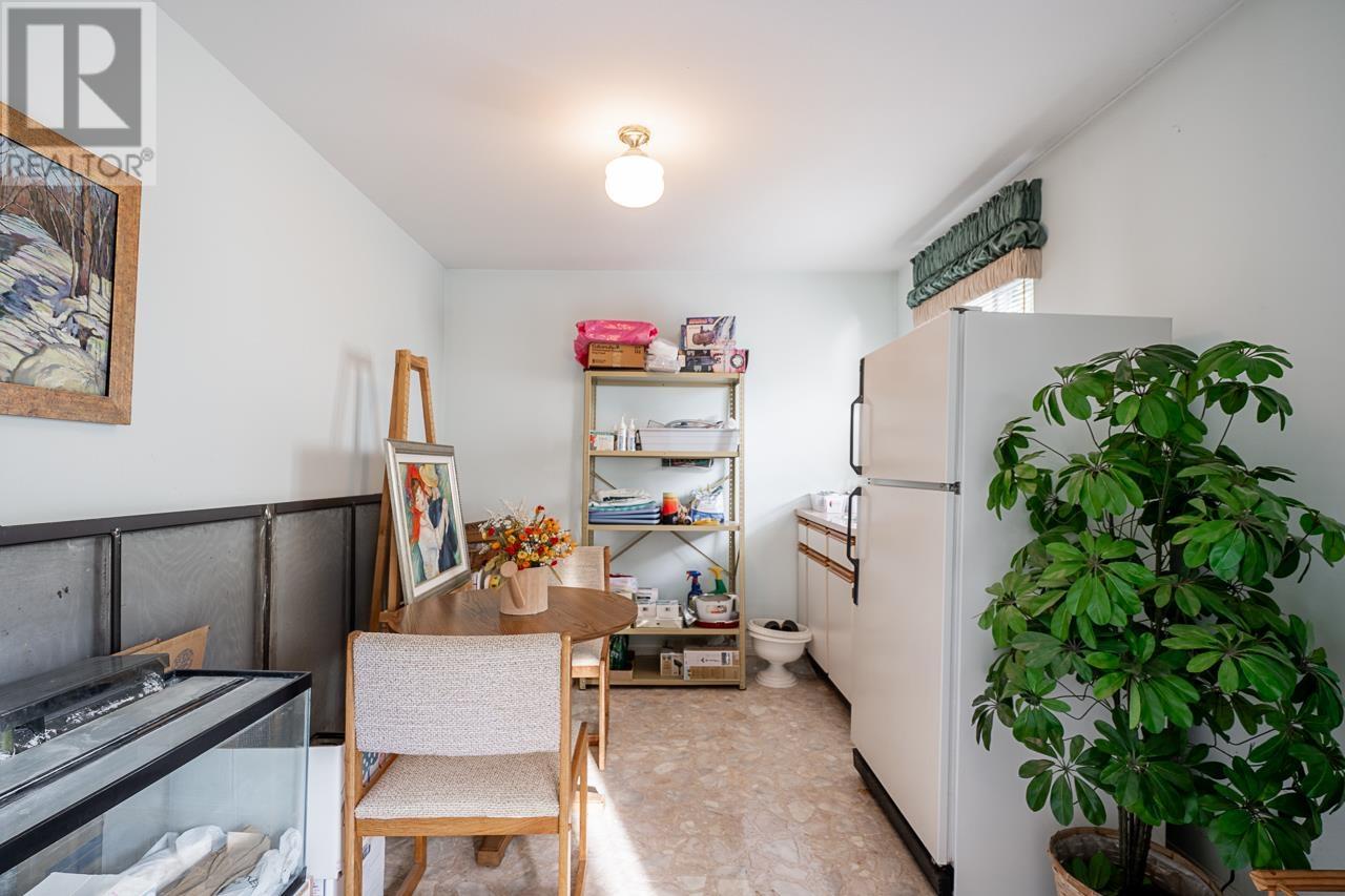 6958 GRAY AVENUE, Burnaby