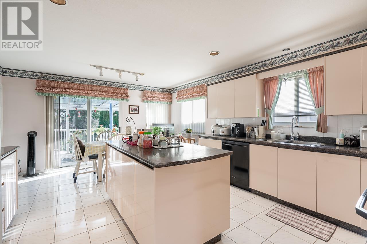 6958 GRAY AVENUE, Burnaby