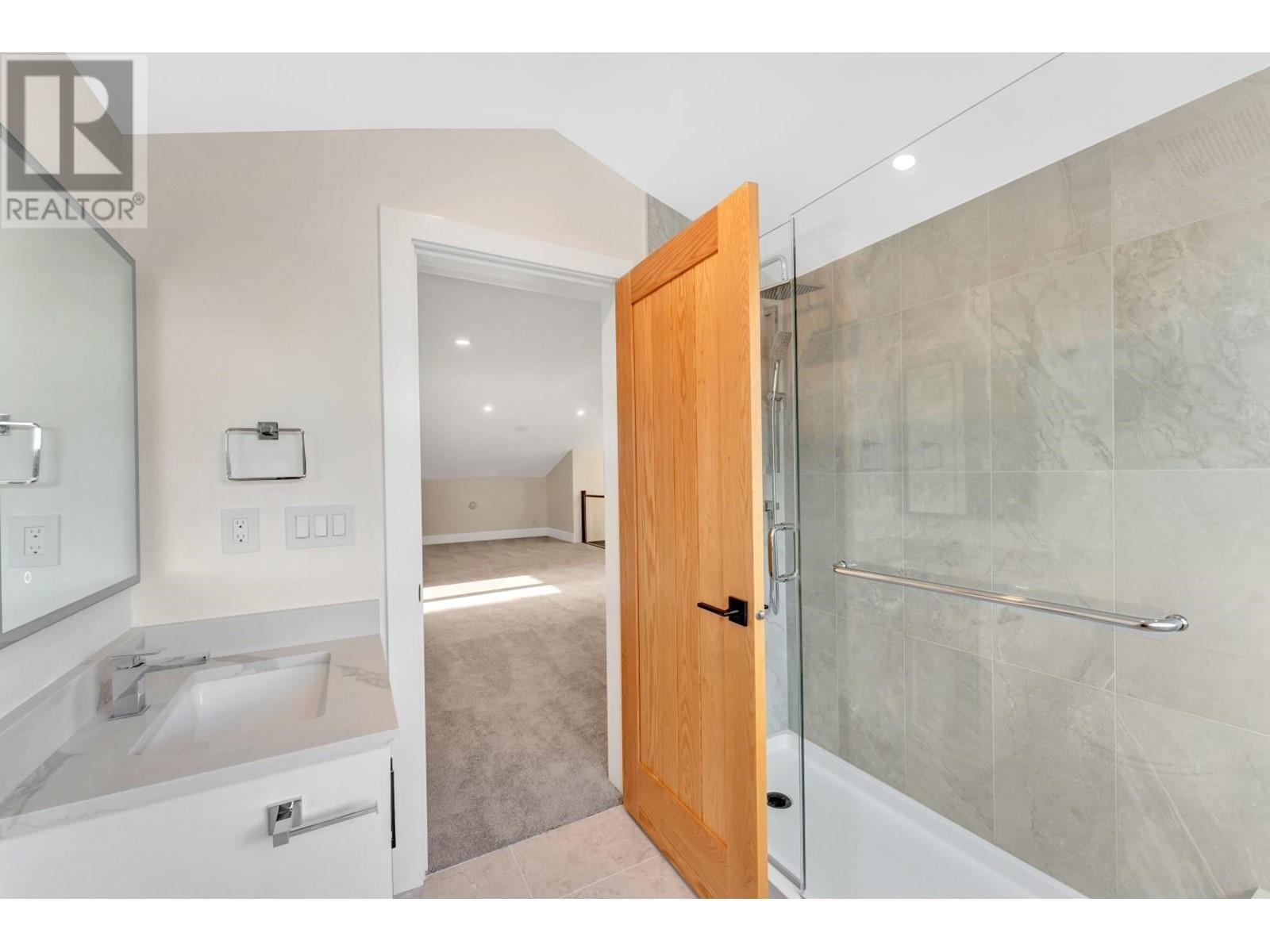 5094A BENTLEY DRIVE, Delta real estate listing R2965325