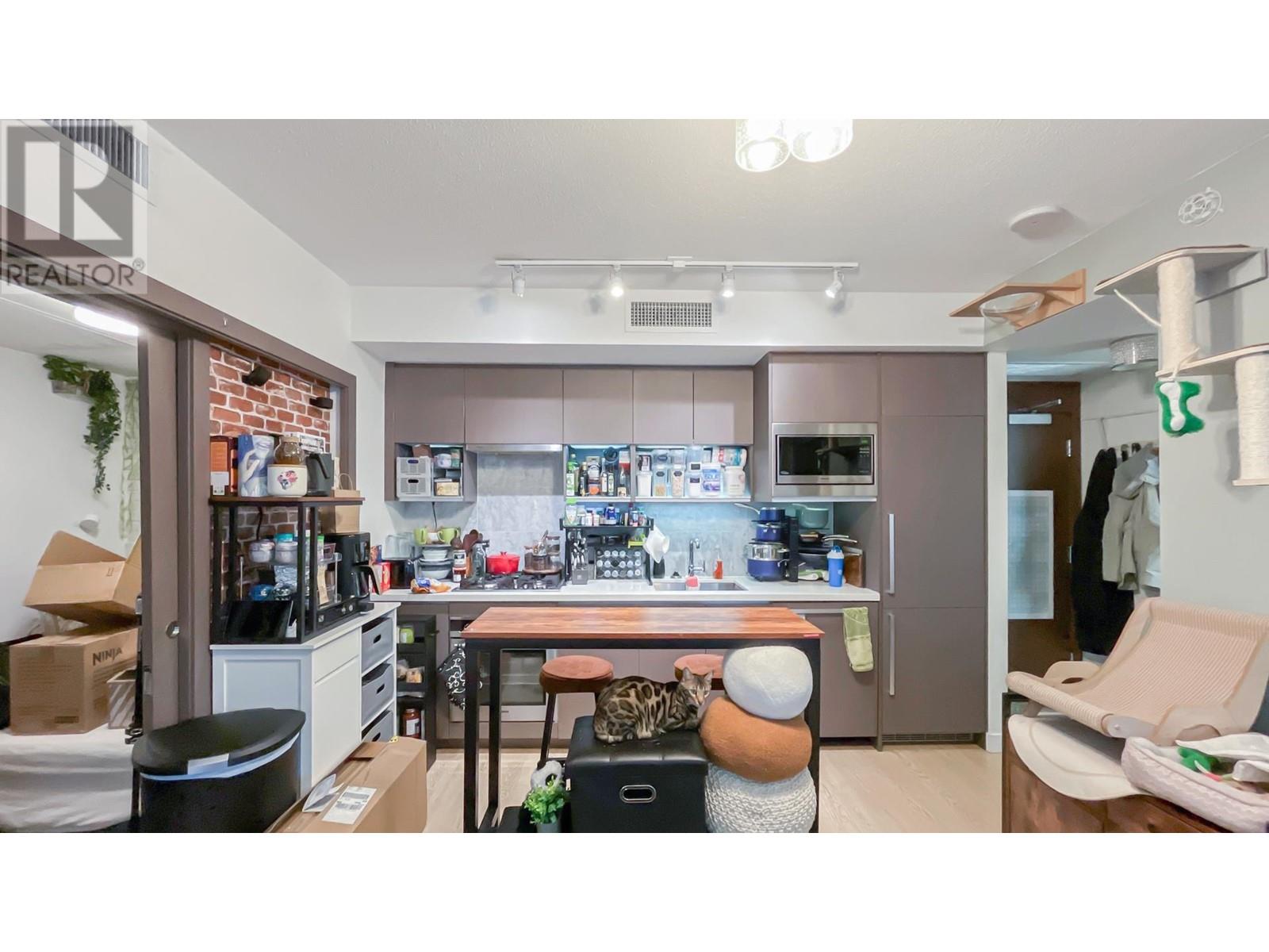 Photo 7 of 1205 68 Smithe Street, Vancouver BC
