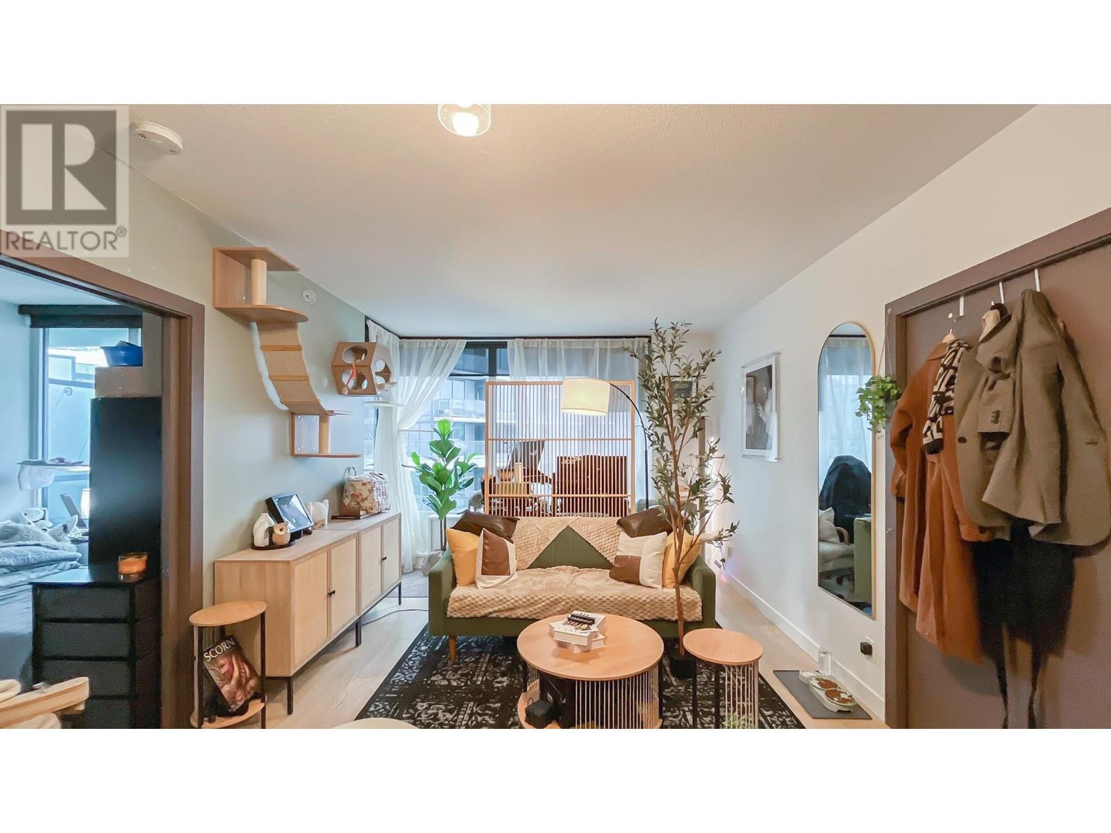 Photo 10 of 1205 68 Smithe Street, Vancouver BC