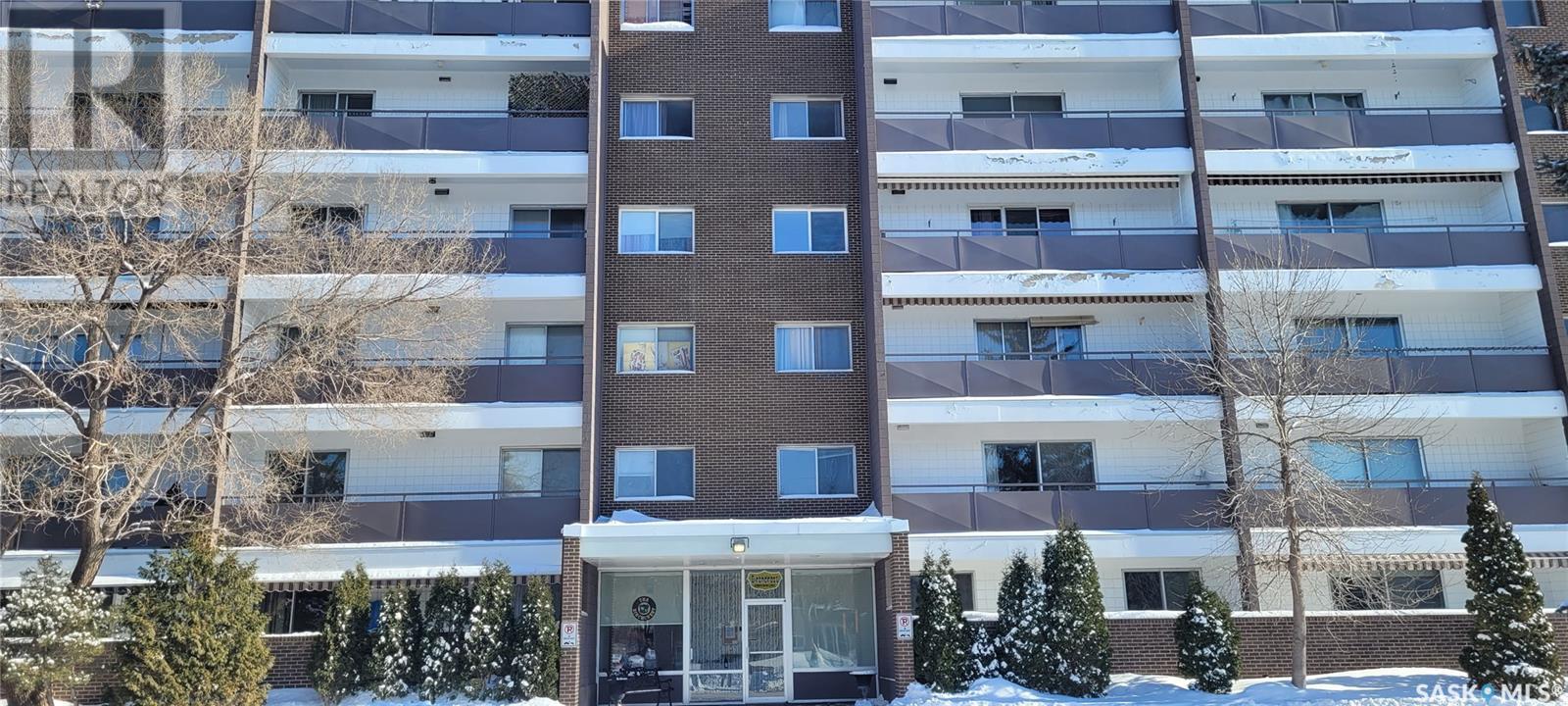 Single Family House High rise for Sale in   Rae STREET Regina 