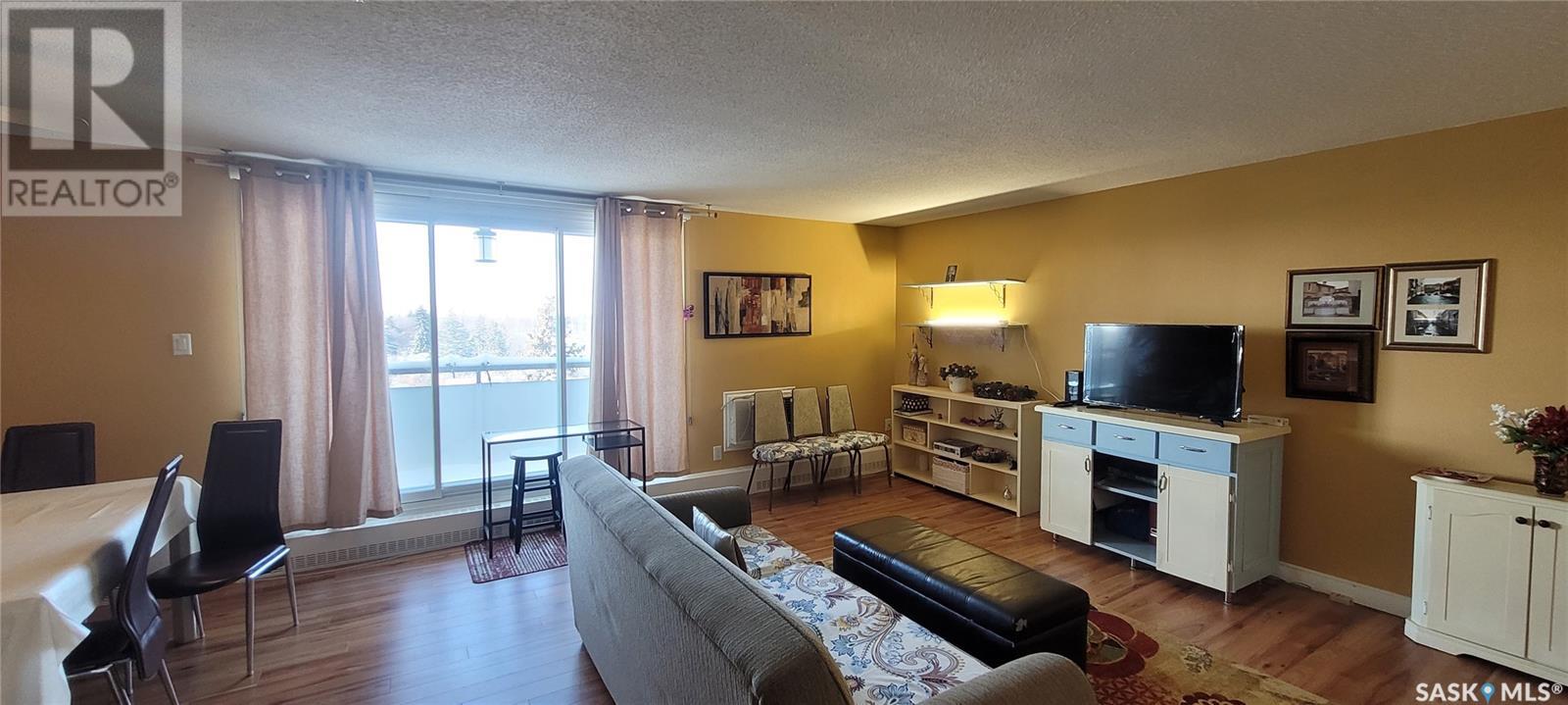 Single Family House High rise for Sale in   Rae STREET Regina 