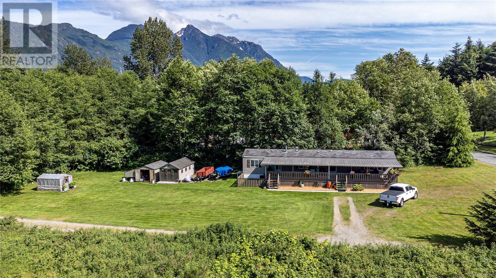 Photo 1 of 701 Kelsey Way, Sayward BC