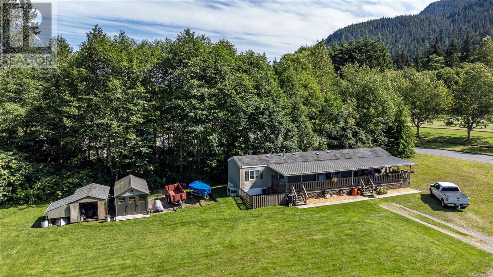 Photo 3 of 701 Kelsey Way, Sayward BC