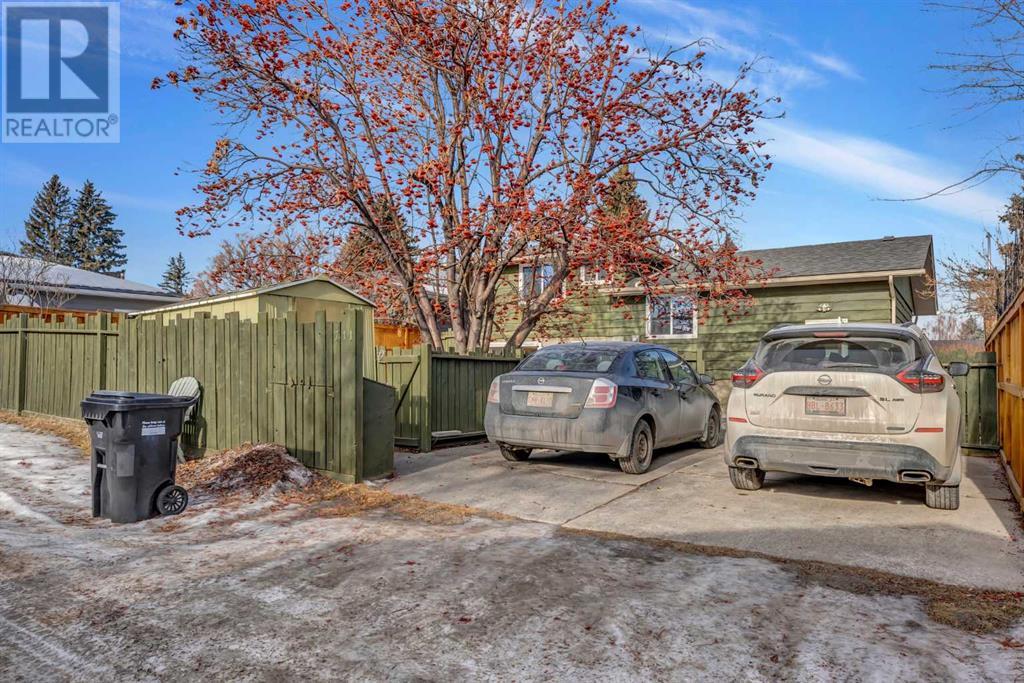 Single Family House Bi-level for Sale in  Cantrell Drive SW Canyon Meadows Calgary 